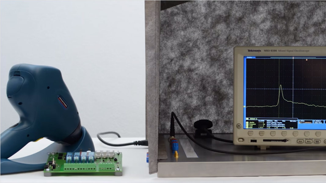 The shielding tent for EMC-test on the developers workplace